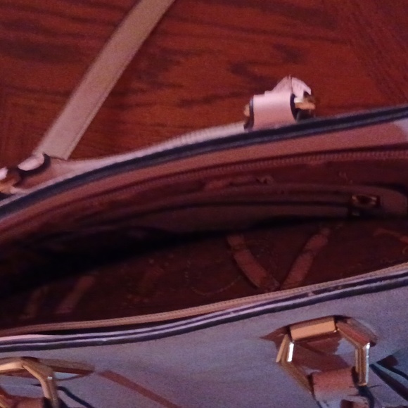 Purse - Picture 2 of 2